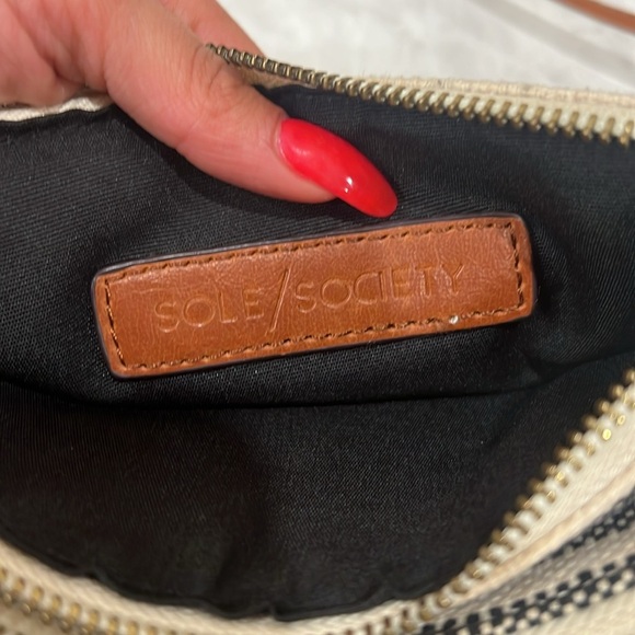 🔥Sole Society Striped Crossbody Bag with Tan Strap🔥 - Picture 3 of 6